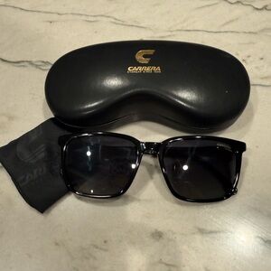 Carrera 259/S sunglasses with black plastic frames and grey gradient lenses